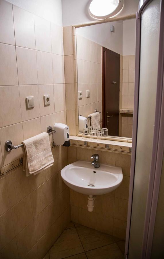Penzion Fit - Contactless Check In Zvolen Buitenkant foto