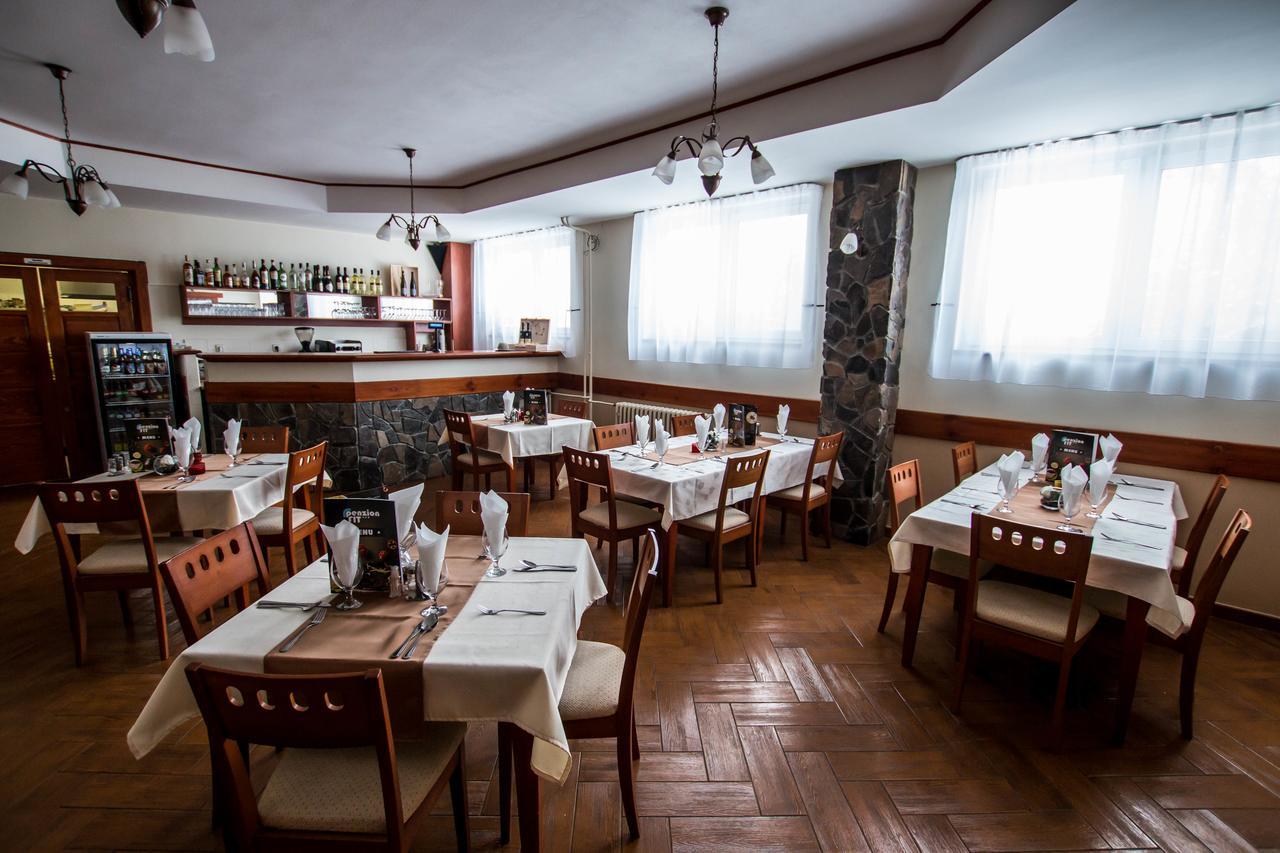Penzion Fit - Contactless Check In Zvolen Buitenkant foto